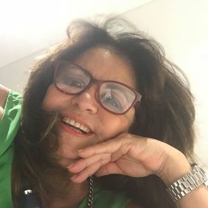 Meet your Posher, Dilia